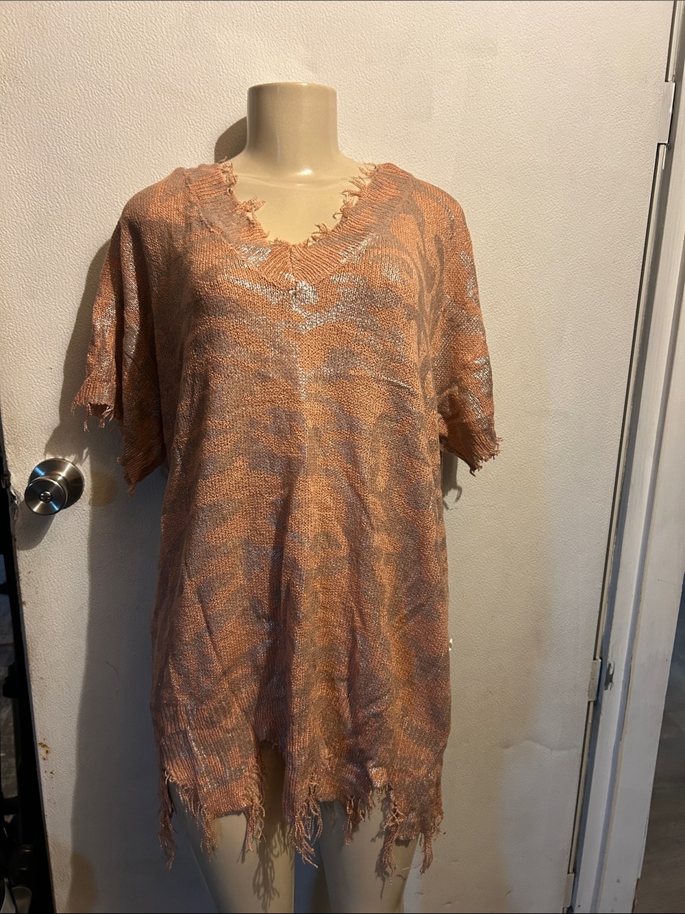 JODIFL Distressed V-Neck Tunic Sweater in Peach